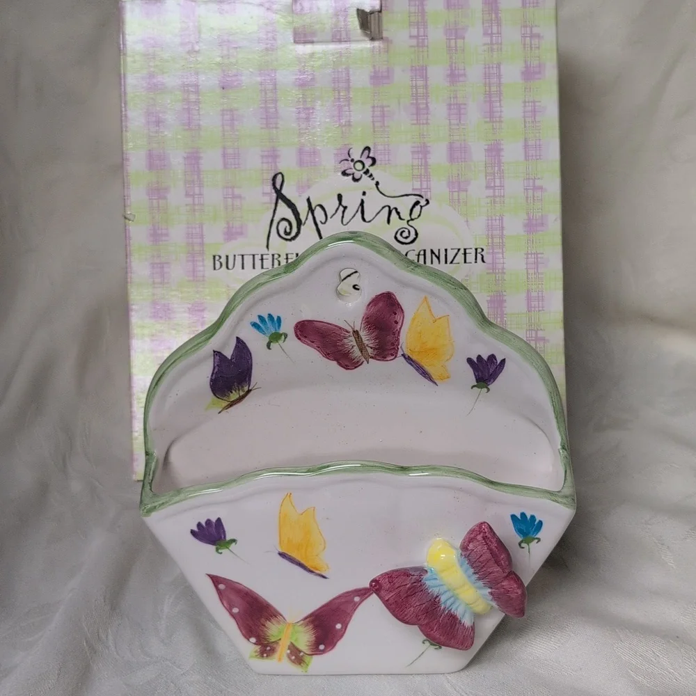 Spring Butterfly Mail Organizer